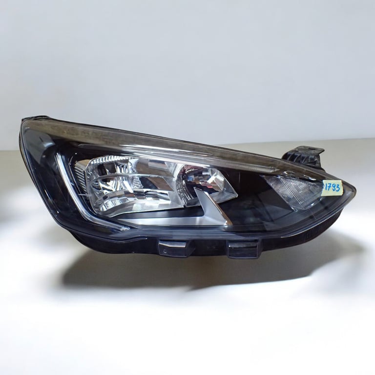 Frontscheinwerfer Ford Focus MX7B-13E014-CC Rechts Scheinwerfer Headlight