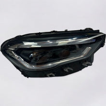 Laden Sie das Bild in den Galerie-Viewer, Frontscheinwerfer Mercedes-Benz Gla H247 A2479065006 LED Rechts Headlight SCH6930768626gs