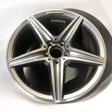 Load image into Gallery viewer, 1x Alufelge 18 Zoll 9.0" 5x112 49ET Glanz Silber A2134011900 Mercedes-Benz Amg FEL4755712078ks