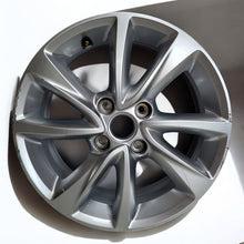 Laden Sie das Bild in den Galerie-Viewer, 1x Alufelge 16 Zoll 6.5&quot; 4x108 38ET Glanz Silber 9832277280 Opel Corsa F
