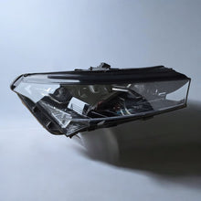 Laden Sie das Bild in den Galerie-Viewer, Frontscheinwerfer Skoda Enyaq 5LB941016A Full LED Ein Stück (Rechts oder Links)