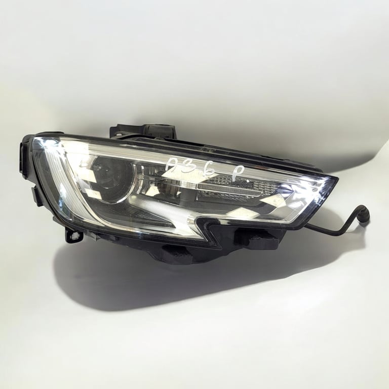 Frontscheinwerfer Audi A3 8V0941006E Rechts Scheinwerfer Headlight