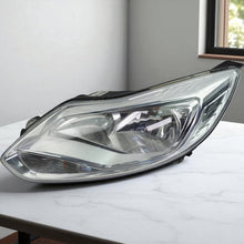 Laden Sie das Bild in den Galerie-Viewer, Frontscheinwerfer Ford Focus BM51-13W030-NB Links Scheinwerfer Headlight SCH8401024683fp