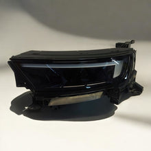 Laden Sie das Bild in den Galerie-Viewer, Frontscheinwerfer Opel 9847939280 Links Scheinwerfer Headlight