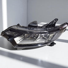 Laden Sie das Bild in den Galerie-Viewer, Frontscheinwerfer Mitsubishi Outlander III ECM921-22A10 ECM921-21C10 Links