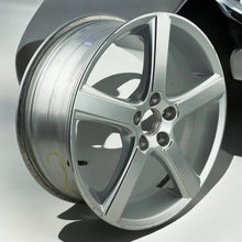 Laden Sie das Bild in den Galerie-Viewer, 1x Alufelge 18 Zoll 7.5&quot; 5x108 52,5ET Glanz 30760053 Volvo V40 Rim Wheel