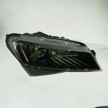 Laden Sie das Bild in den Galerie-Viewer, Frontscheinwerfer Skoda Superb III 3V1941016B Xenon Rechts Headlight