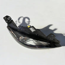 Laden Sie das Bild in den Galerie-Viewer, Frontscheinwerfer Peugeot 308 II 9677522980 Rechts Scheinwerfer Headlight