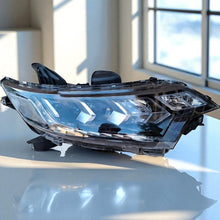 Laden Sie das Bild in den Galerie-Viewer, Frontscheinwerfer Mitsubishi Outlander III ECMM921-22E20 ECM921-21E20 Rechts