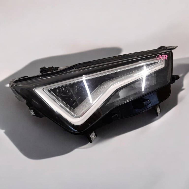 Frontscheinwerfer Seat Ateca Rechts Scheinwerfer Headlight