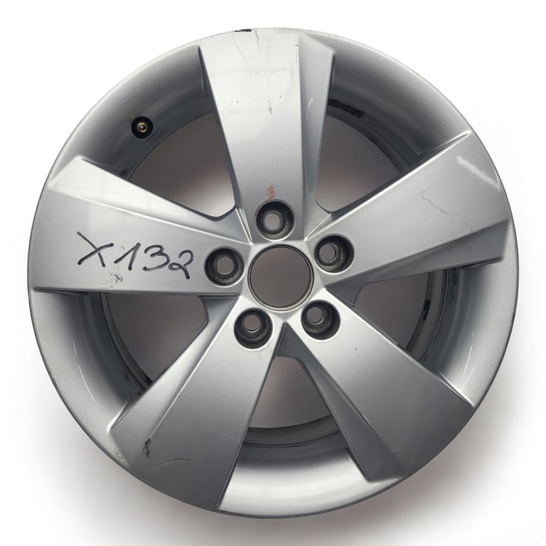 1x Alufelge 15 Zoll 6.0" 5x100 38ET Glanz Silber 6V0601025 Skoda Fabia Iii