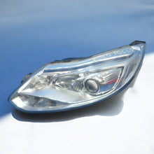 Load image into Gallery viewer, Frontscheinwerfer Ford Focus ACP22593 Xenon Links Scheinwerfer Headlight