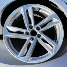 Load image into Gallery viewer, 1x Alufelge 17 Zoll 7.5" 5x100 46ET Glanz Silber 82A601025K Audi A1 Rim Wheel FEL1360631461eq