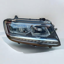 Load image into Gallery viewer, Frontscheinwerfer VW Tiguan 5NB941036D LED Ein Stück (Rechts oder Links)