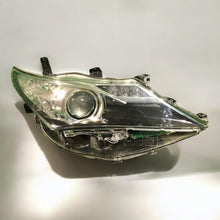Laden Sie das Bild in den Galerie-Viewer, Frontscheinwerfer Toyota Auris 81110-02E21 LED Rechts Scheinwerfer Headlight