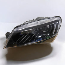 Laden Sie das Bild in den Galerie-Viewer, Frontscheinwerfer Skoda Superb III 3V1941015B Xenon Links Scheinwerfer Headlight