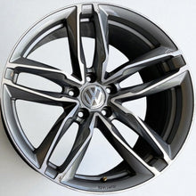 Laden Sie das Bild in den Galerie-Viewer, 1x Alufelge 19 Zoll 8.5&quot; 5x112 45ET 101028843 Rim Wheel