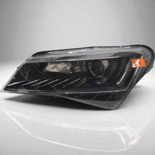 Laden Sie das Bild in den Galerie-Viewer, Frontscheinwerfer Skoda Superb III 9V1941015B- Xenon Links Headlight