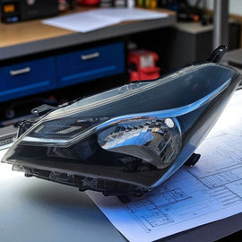Frontscheinwerfer Toyota Yaris Links Scheinwerfer Headlight