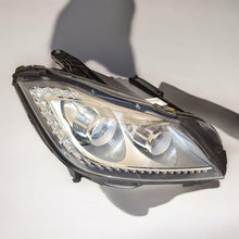 Laden Sie das Bild in den Galerie-Viewer, Frontscheinwerfer Mercedes-Benz Cls A2188204261 LED Rechts Headlight