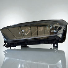Laden Sie das Bild in den Galerie-Viewer, Frontscheinwerfer Skoda Enyaq 5LB941015A Full LED Links Scheinwerfer Headlight