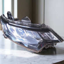 Laden Sie das Bild in den Galerie-Viewer, Frontscheinwerfer Mitsubishi Outlander III 8301D3-02 Full LED Rechts oder Links