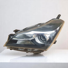Laden Sie das Bild in den Galerie-Viewer, Frontscheinwerfer Toyota Yaris Links Scheinwerfer Headlight