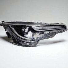 Laden Sie das Bild in den Galerie-Viewer, Frontscheinwerfer Toyota Corolla 81110-02S70 LED Ein Stück (Rechts oder Links)