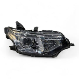 Frontscheinwerfer Mitsubishi Outlander III 8301C2-04 Xenon Rechts Headlight