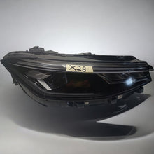 Laden Sie das Bild in den Galerie-Viewer, Frontscheinwerfer VW Passat 3J1941006 LED Rechts Scheinwerfer Headlight