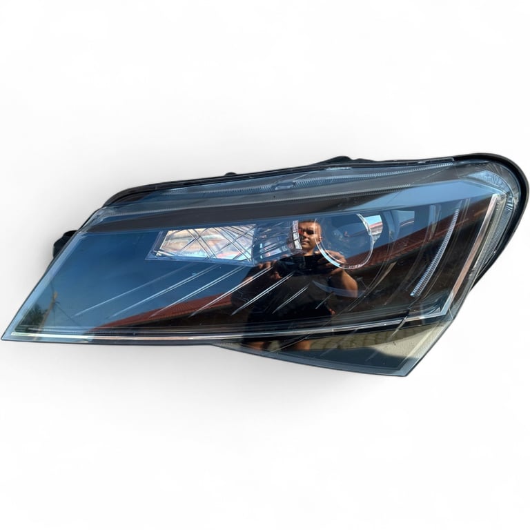 Frontscheinwerfer Skoda Superb III 3V1941015B LED Ein Stück (Rechts oder Links)