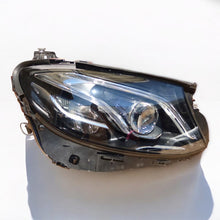Laden Sie das Bild in den Galerie-Viewer, Frontscheinwerfer Mercedes-Benz W213 A2139067606 LED Rechts Headlight SCH4578114989or