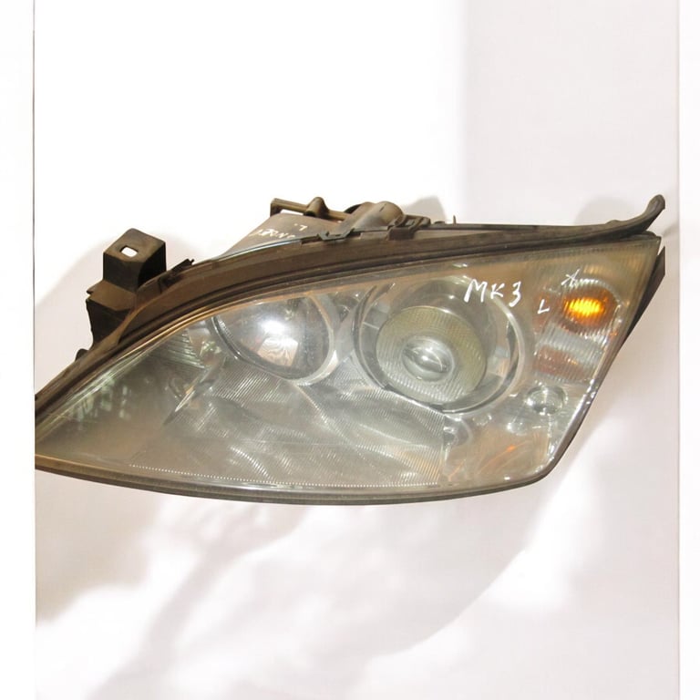 Frontscheinwerfer Ford Mondeo Xenon Ein Stück (Rechts oder Links) Headlight