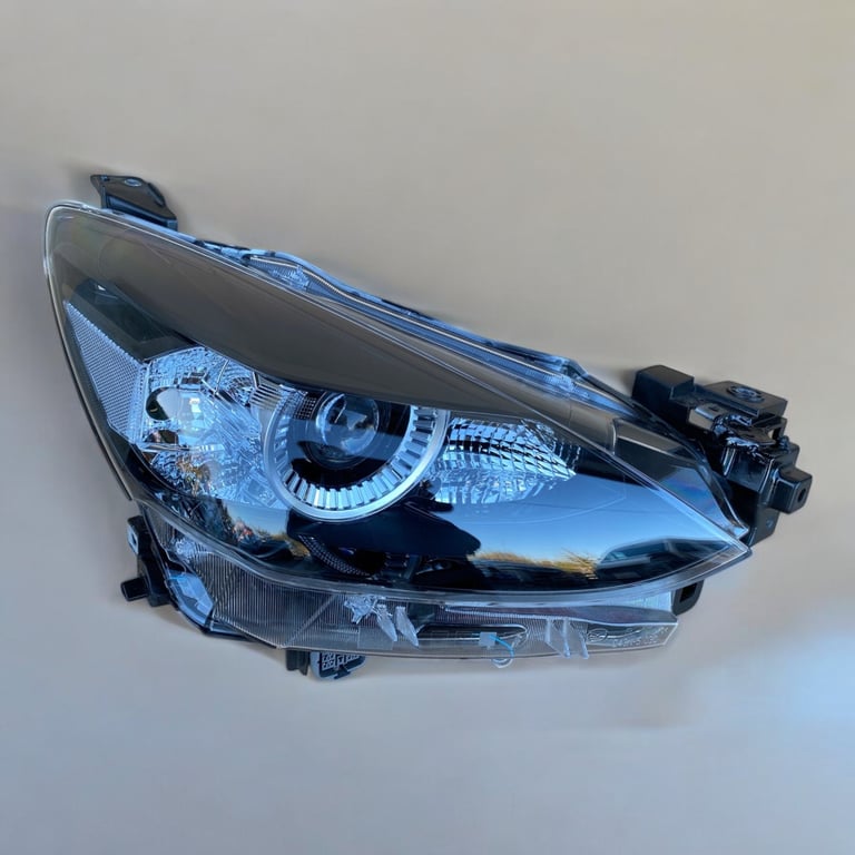 Frontscheinwerfer Mazda II Dj D43N-51030 LED Rechts Scheinwerfer Headlight