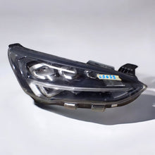 Laden Sie das Bild in den Galerie-Viewer, Frontscheinwerfer Ford Focus MX7B-13E014-EB Rechts Scheinwerfer Headlight