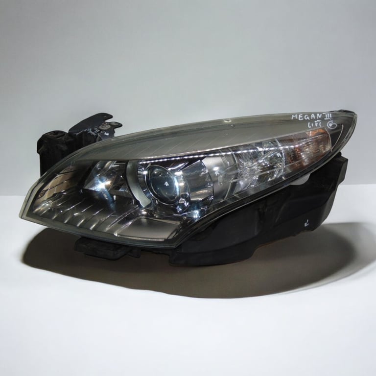 Frontscheinwerfer Renault Megane III 260606389R Xenon Links Headlight