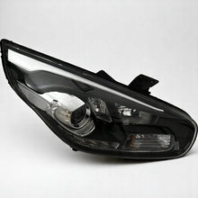 Laden Sie das Bild in den Galerie-Viewer, Frontscheinwerfer Kia Carens IV Xenon Rechts Scheinwerfer Headlight