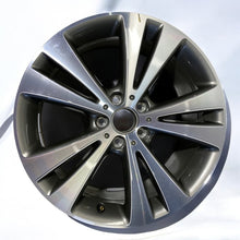 Laden Sie das Bild in den Galerie-Viewer, 1x Alufelge 18 Zoll 8.0" 5x112 44ET Glanz Silber 3C0601025 Mg Passat B7 FEL9277114426li