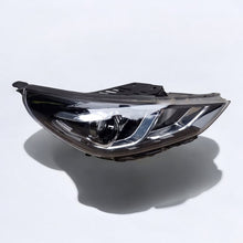 Laden Sie das Bild in den Galerie-Viewer, Frontscheinwerfer Hyundai I30 Pde 92102-G4510 Rechts Scheinwerfer Headlight