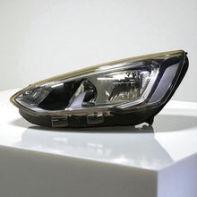 Laden Sie das Bild in den Galerie-Viewer, Frontscheinwerfer Ford Focus JX7B-13W030-AE JX7B-13W029-AE LED Rechts oder Links SCH1045635200yl