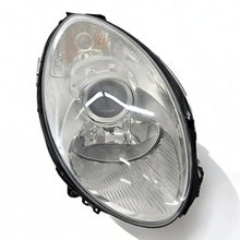 Laden Sie das Bild in den Galerie-Viewer, Frontscheinwerfer Mercedes-Benz W251 A2518260291 Rechts Scheinwerfer Headlight