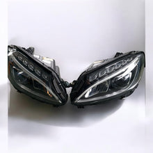 Laden Sie das Bild in den Galerie-Viewer, Frontscheinwerfer Mercedes-Benz 2059062604 2059062504 LED Rechts oder Links