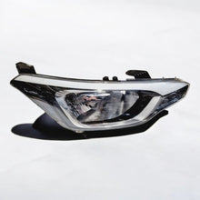 Load image into Gallery viewer, Frontscheinwerfer Hyundai I20 II 92102-C8 Rechts Scheinwerfer Headlight