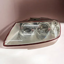 Laden Sie das Bild in den Galerie-Viewer, Frontscheinwerfer VW Touareg 7L6941015BK Xenon Links Scheinwerfer Headlight