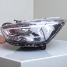 Laden Sie das Bild in den Galerie-Viewer, Frontscheinwerfer Hyundai I40 92101-3ZXX Xenon Links Scheinwerfer Headlight SCH2386977877vt
