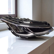 Load image into Gallery viewer, Frontscheinwerfer VW Golf VIII 5H1941006 LED Rechts Scheinwerfer Headlight SCH9926704561dr
