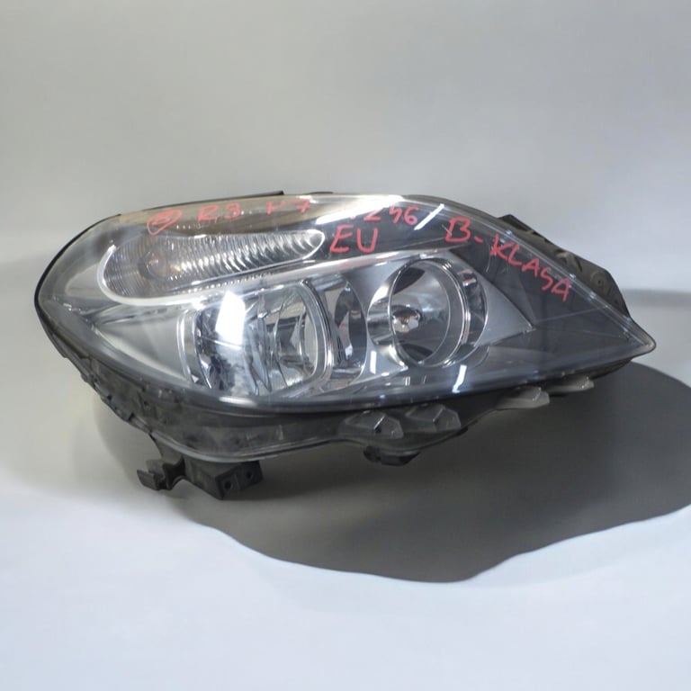 Frontscheinwerfer Mercedes-Benz W246 A2468200261 Rechts Scheinwerfer Headlight