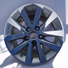 Load image into Gallery viewer, 1x Alufelge 16 Zoll 6.5&quot; 4x114.3 39ET Glanz Silber PW457-05000 Toyota Rim Wheel