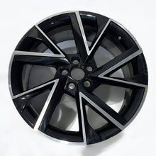 Laden Sie das Bild in den Galerie-Viewer, 1x Alufelge 18 Zoll 7.0&quot; 5x112 39ET Schwarz 657601025G Skoda Scala Rim Wheel