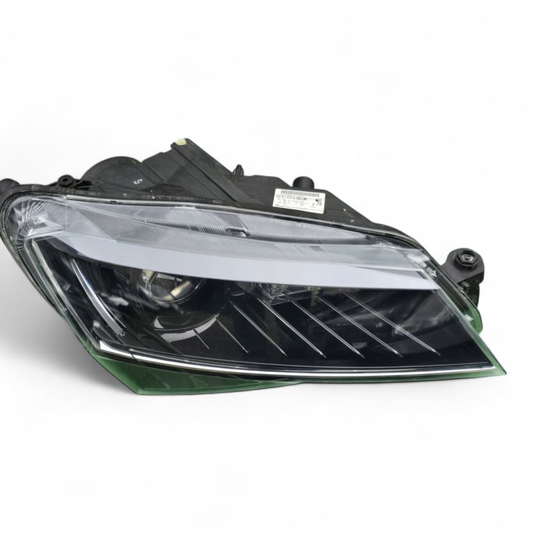 Frontscheinwerfer Skoda Superb III 3V1941016A Xenon Rechts Headlight SCH3754314748kx